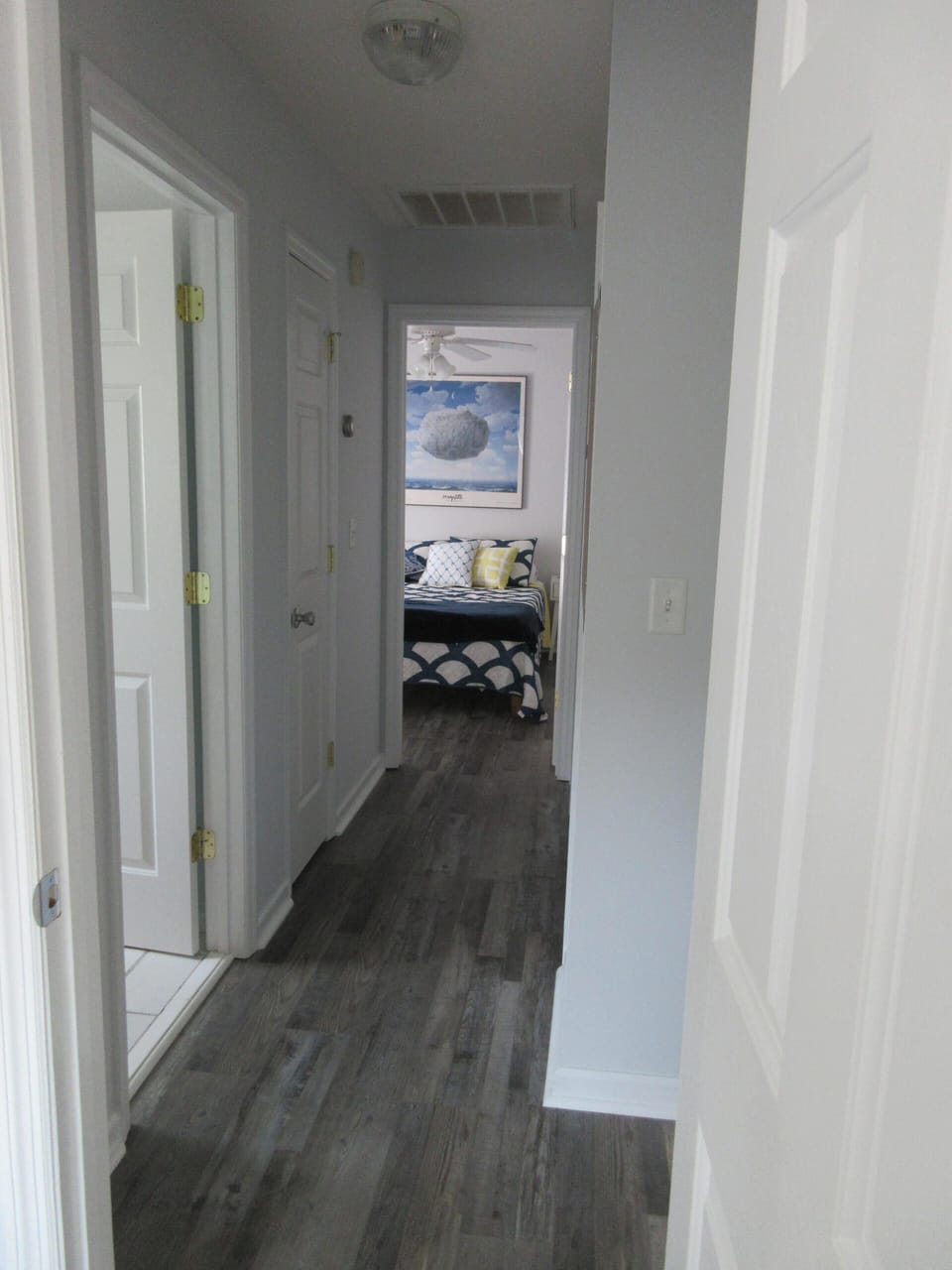 Hallway between Twin Bedroom and Queen Bedroom