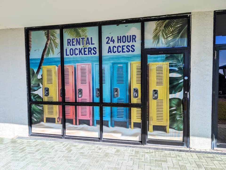 Tower 1/Lagoon Pool Lockers