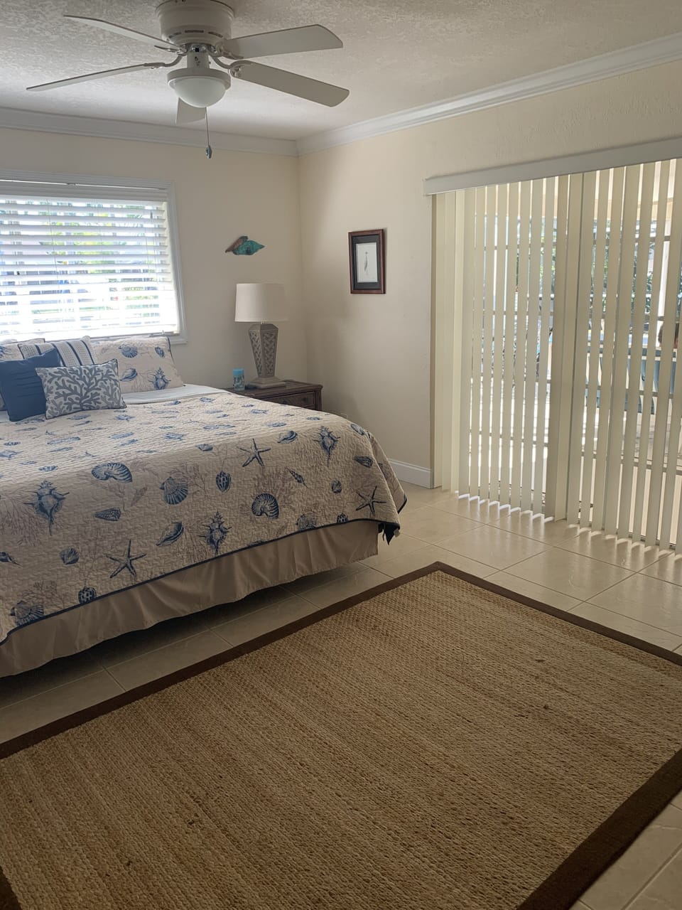 King bedroom with lanai access