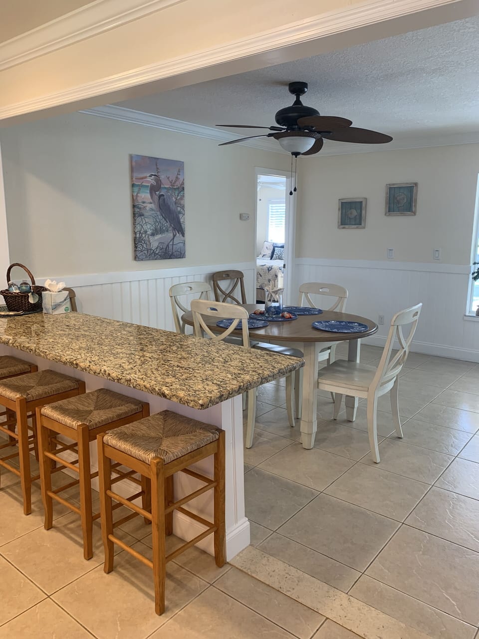 Breakfast bar