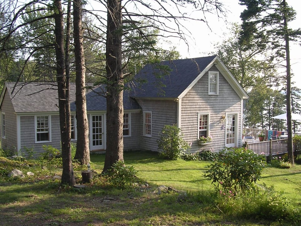 Cottage from driveway