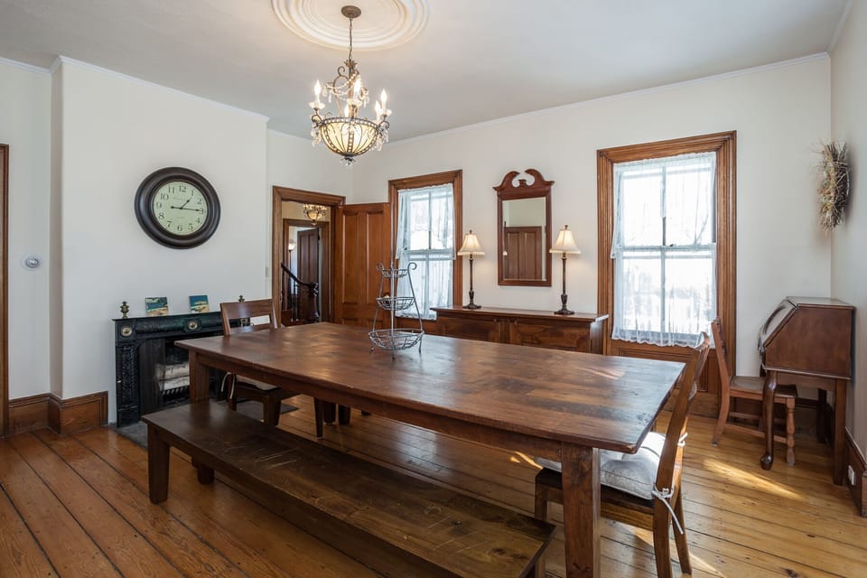 Spacious dining room
