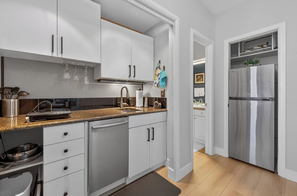 Fully equipped modern mini Kitchen