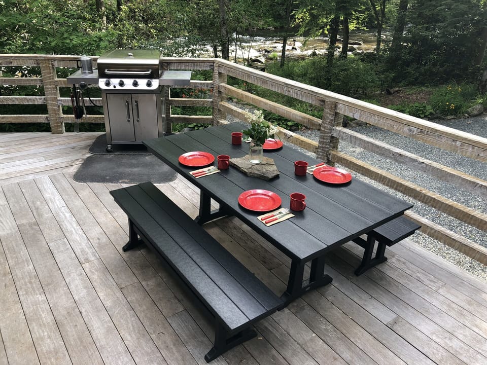 Nantahala River Lodge -  dine on the deck