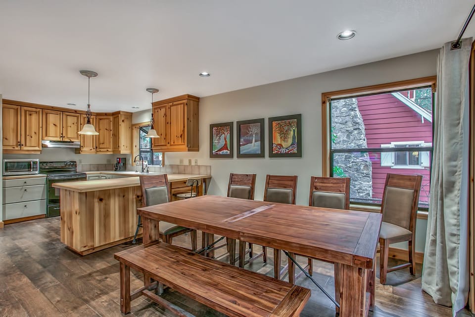 Dining Room-Seats Up To 12 People