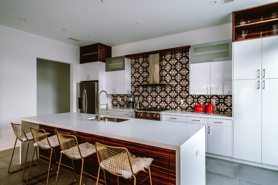 Kitchen Bar 