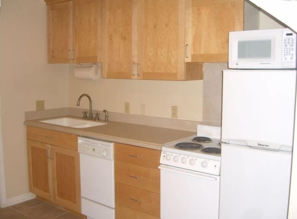 Second Kitchen, Lower Level, Fully Equipped