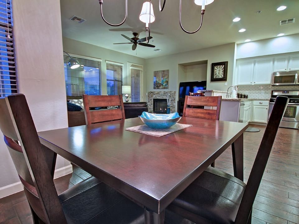 Dinning room table
