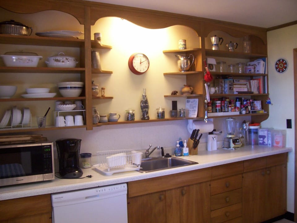 Microwave, dishwasher, coffee maker, electric can opener and blender
