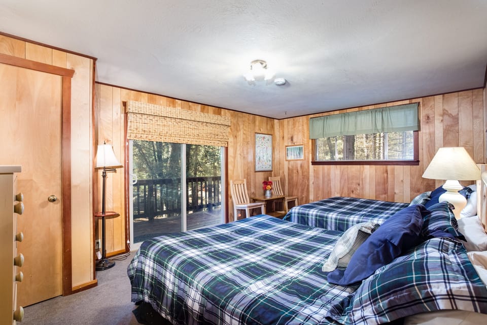 Bedroom 2 with two Queen beds