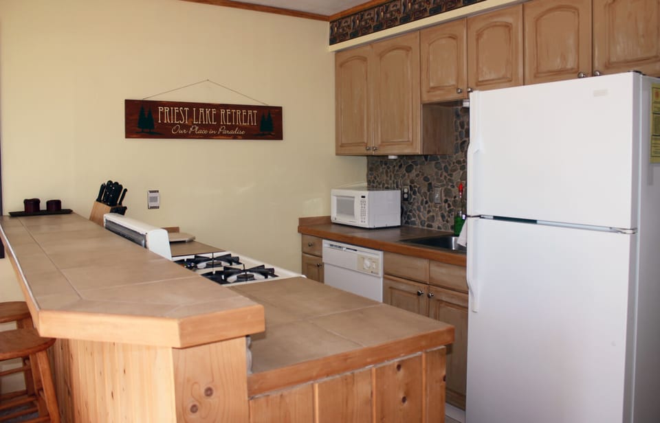 fully equipped kitchen