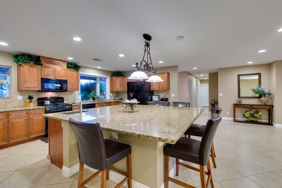Kitchen Island (Photo Taken by Dining table)