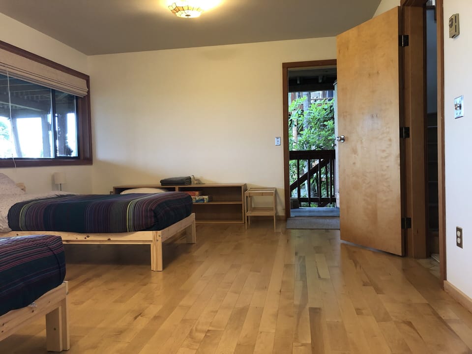 Our 3rd bedroom has two twin beds