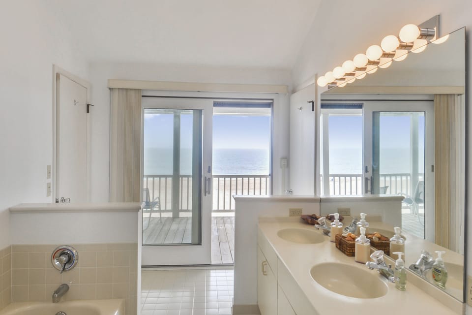 View of ocean from master bathroom toilet. Fantastic!