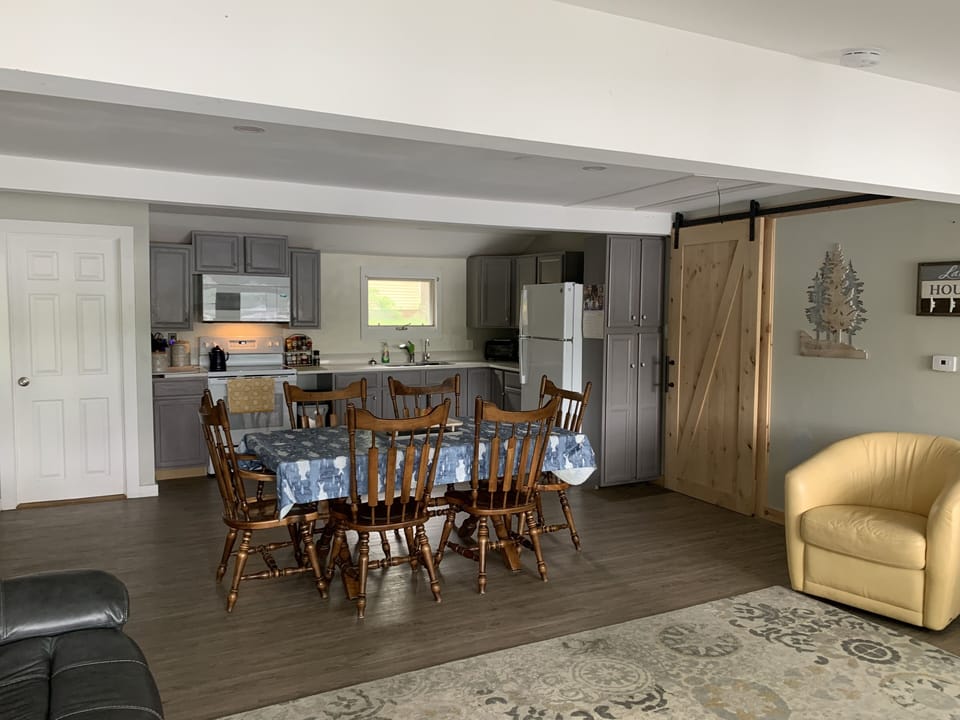 Main level kitchen/dining/living