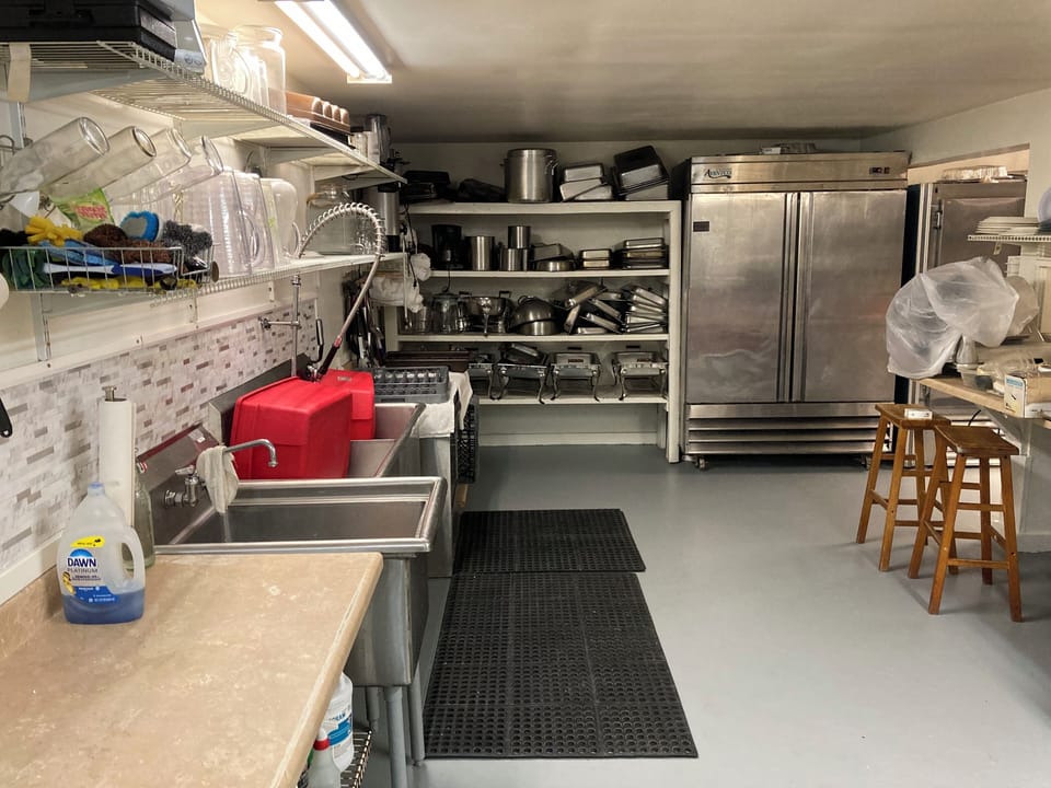 COMMERCIAL KITCHEN