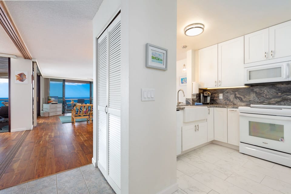 Kitchen hallway