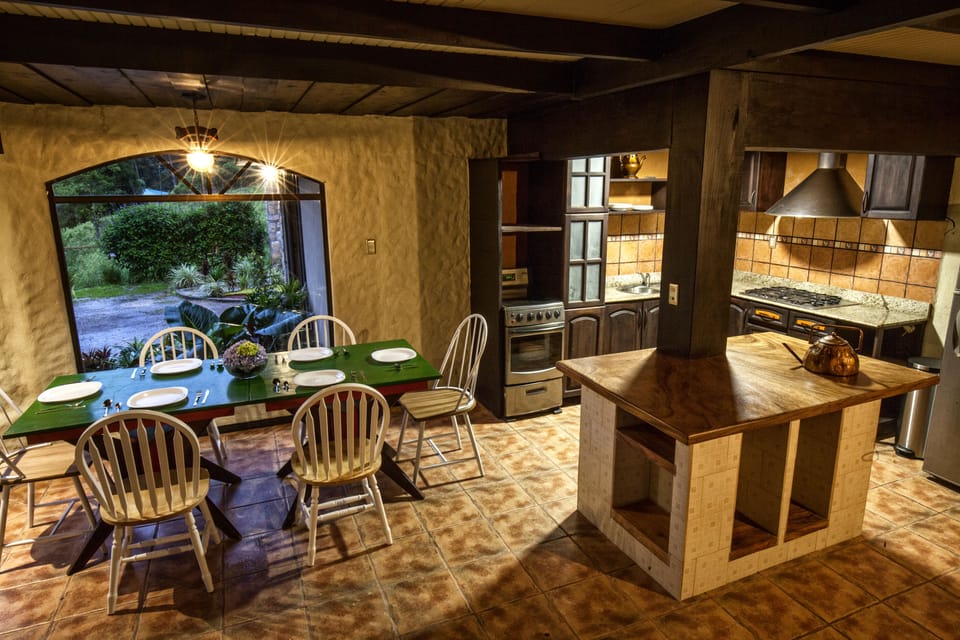 Fully equipped kitchen and breakfast space.