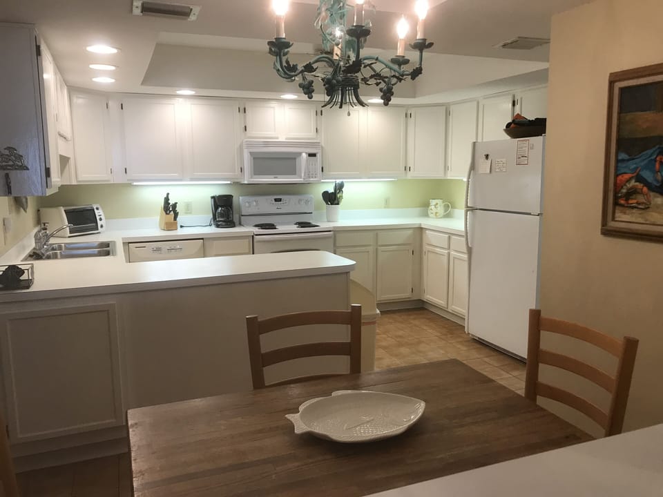 Spacious eat-in kitchen!