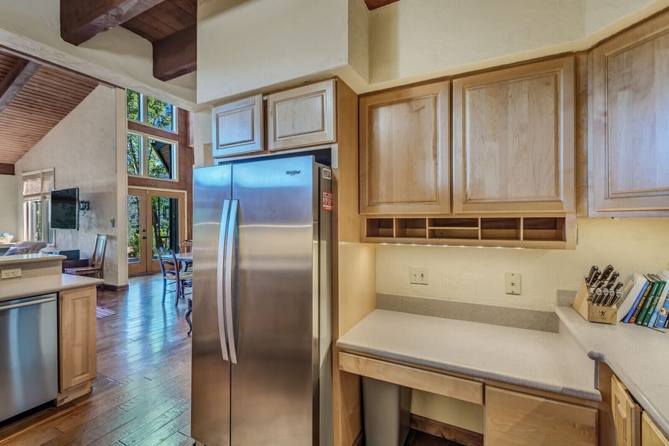 Kitchen with all the amenities! 