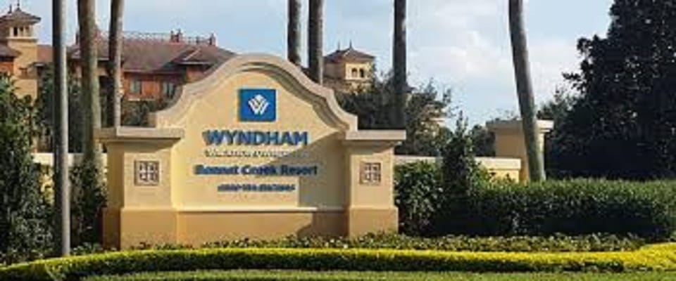 Entrance to Bonnet Creek