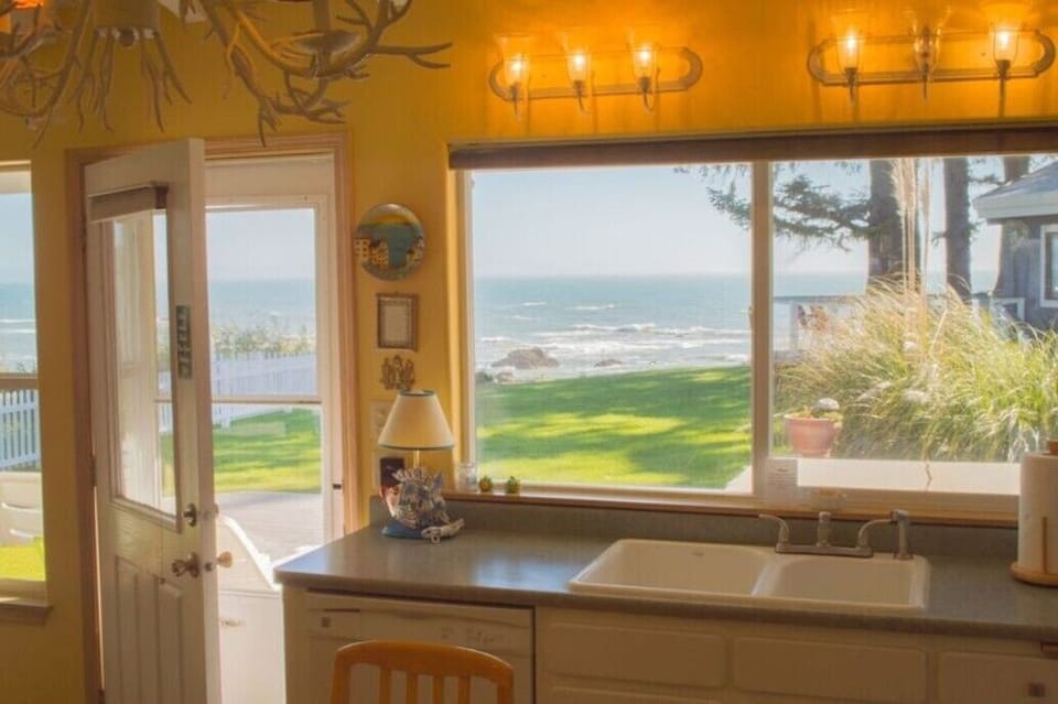 Good thing there is a dishwasher!  View makes it too hard to do dishes.