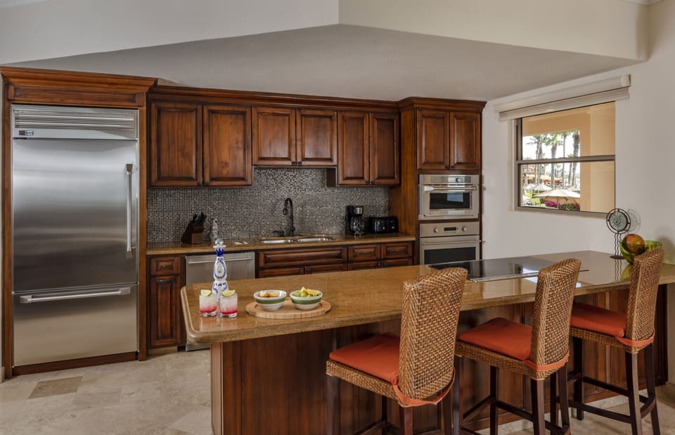 full kitchen