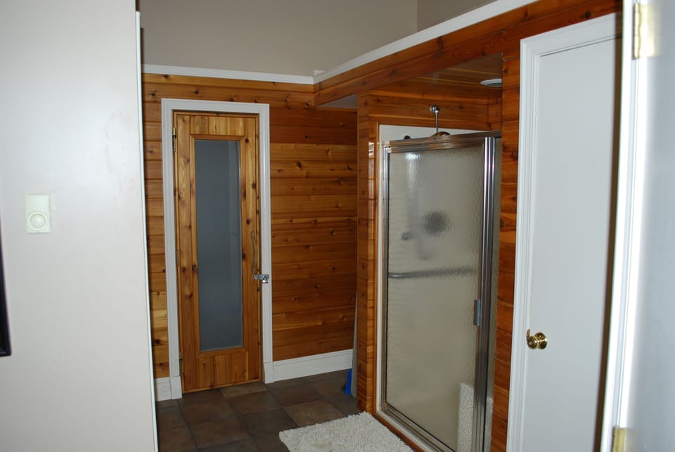 shower area (handicap accessible)