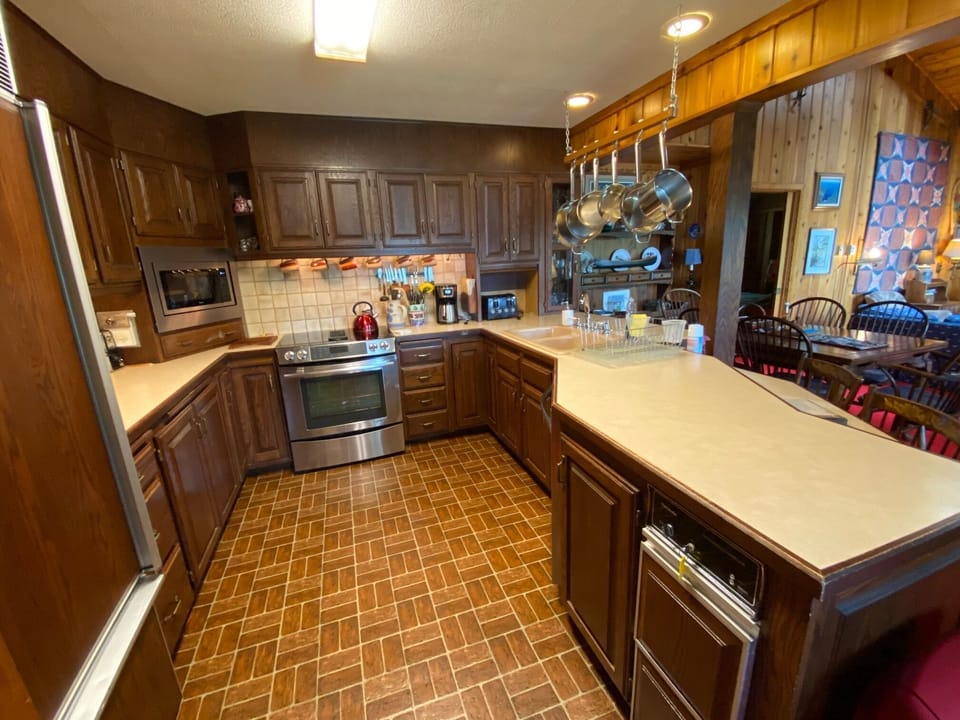 Fully stocked kitchen