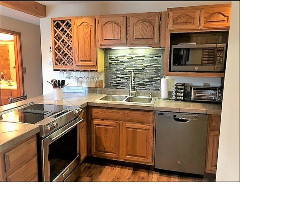 The kitchen is waiting for friends and family.