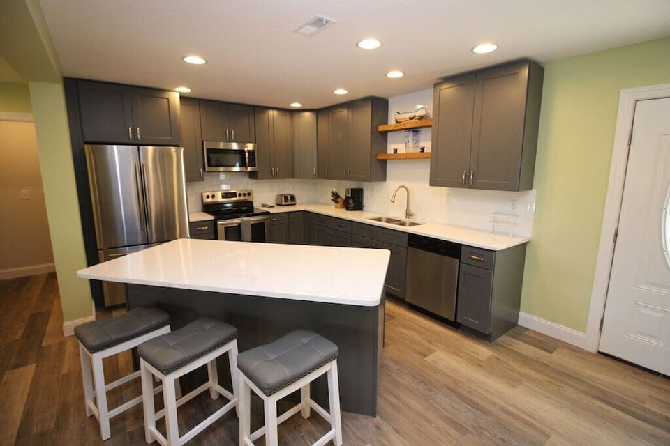 Modern, fully equipped kitchen