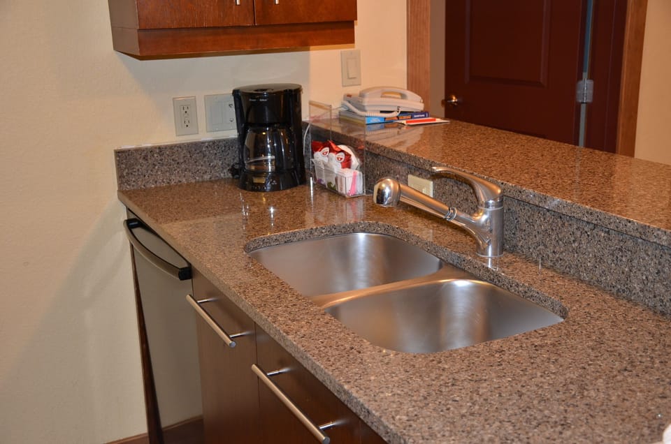 Kitchen Sink with Dishwasher / Coffee Maker
