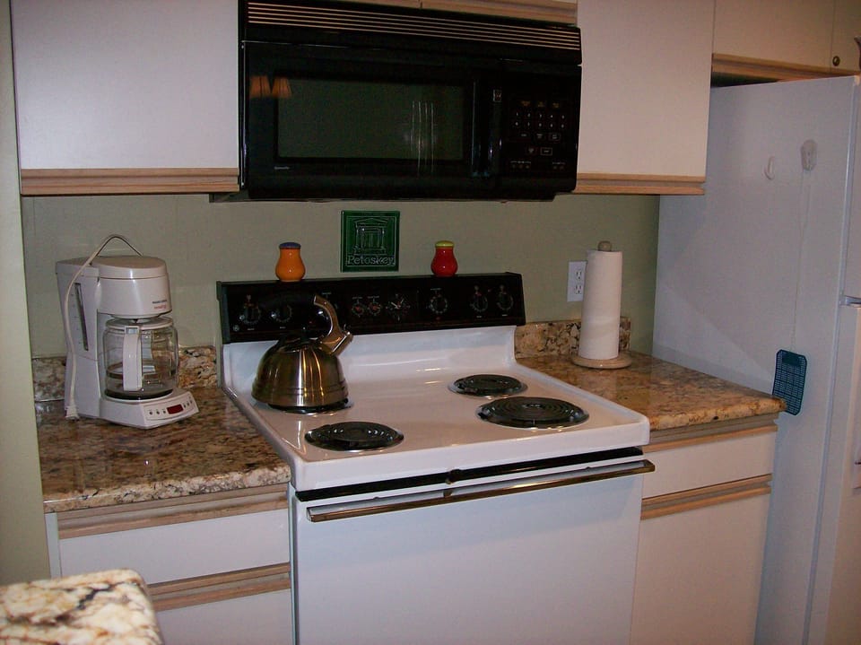 Electric stovetop and oven