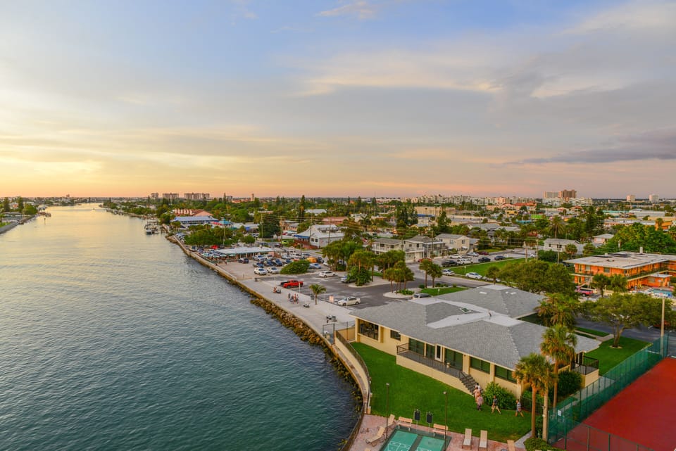View of Intercoastals, Bars and Restaurants within Walking Distance