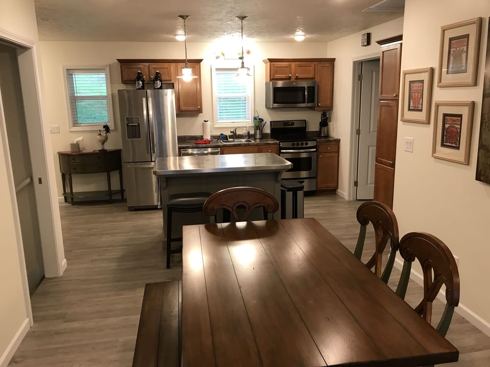 Kitchen and dining area.
