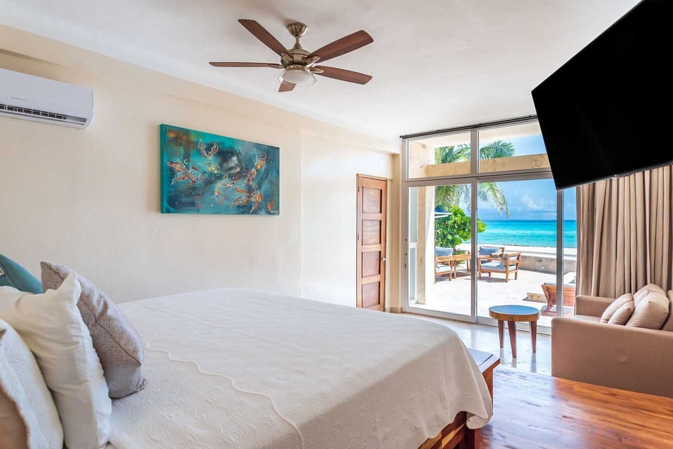 Dreams are made of this! Bedroom 1 + Master King & Master En-Suite Bath