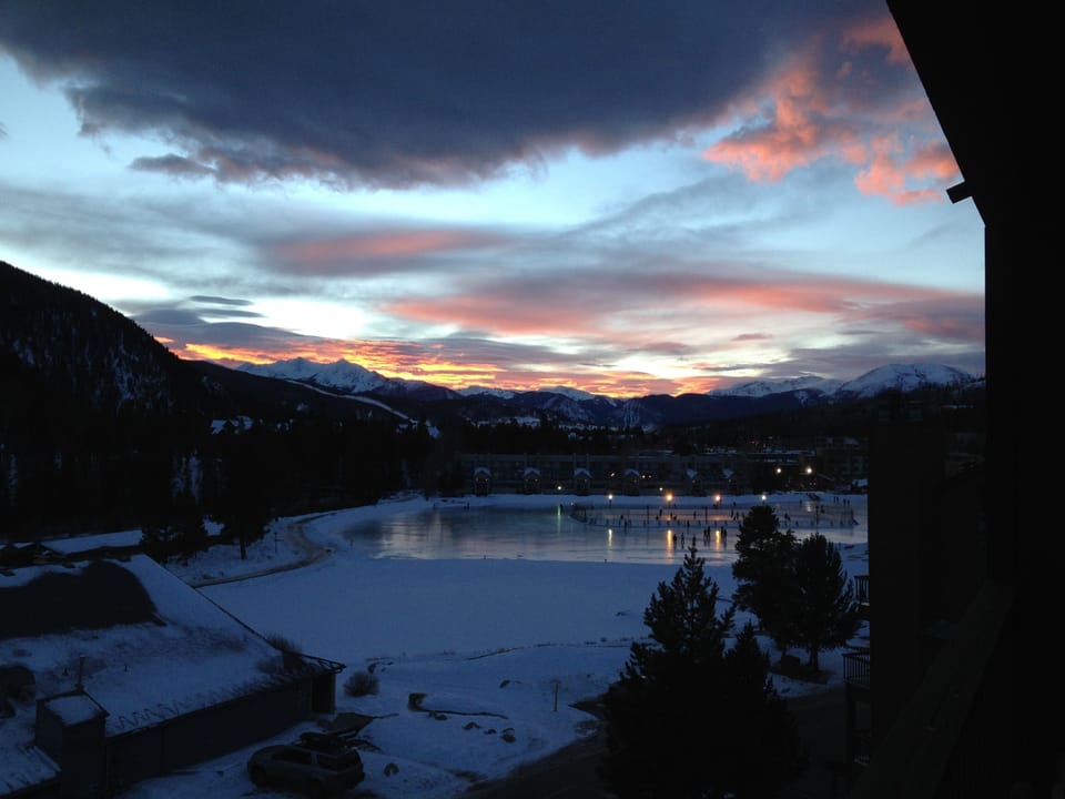 Watch magnificent sunsets over Keystone Lake from your private balcony!  