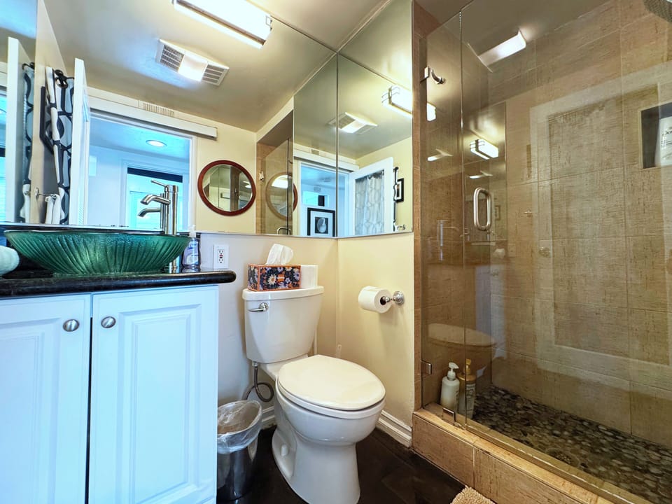 Second full bathroom with shower