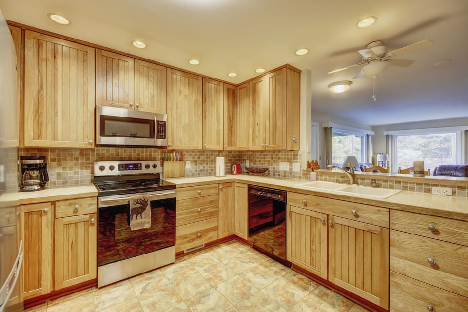Main House: Open floor plan. Don't miss out on conversations while cooking!