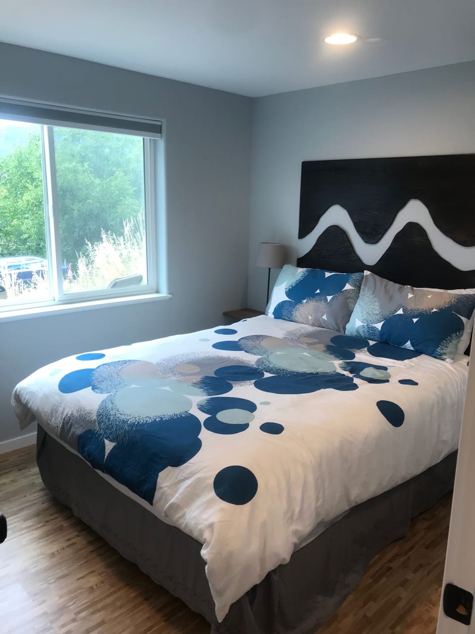 Luxurious queen bed 