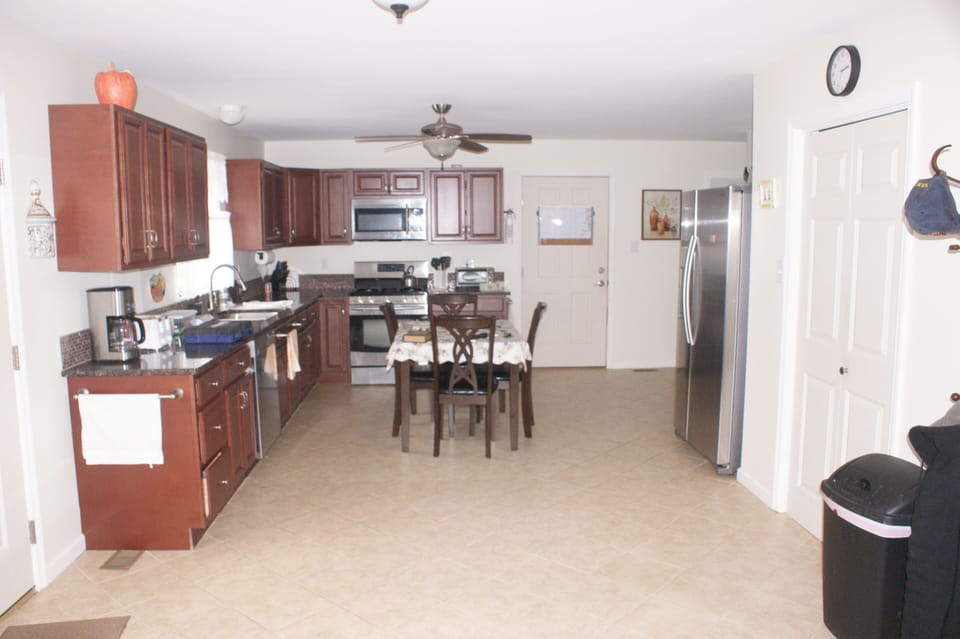 Eat in kitchen