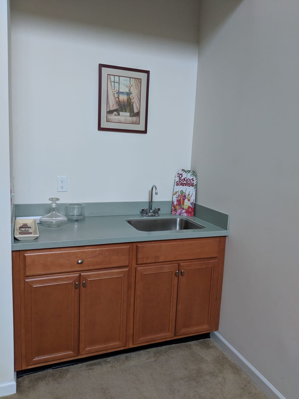 Wet bar.
