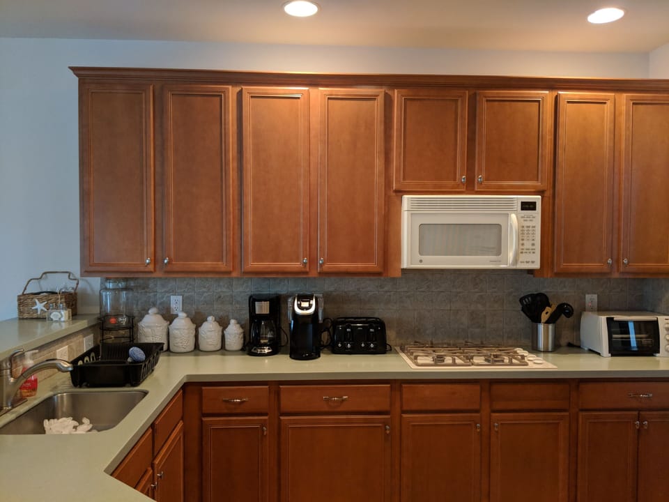 Fully equipped kitchen.