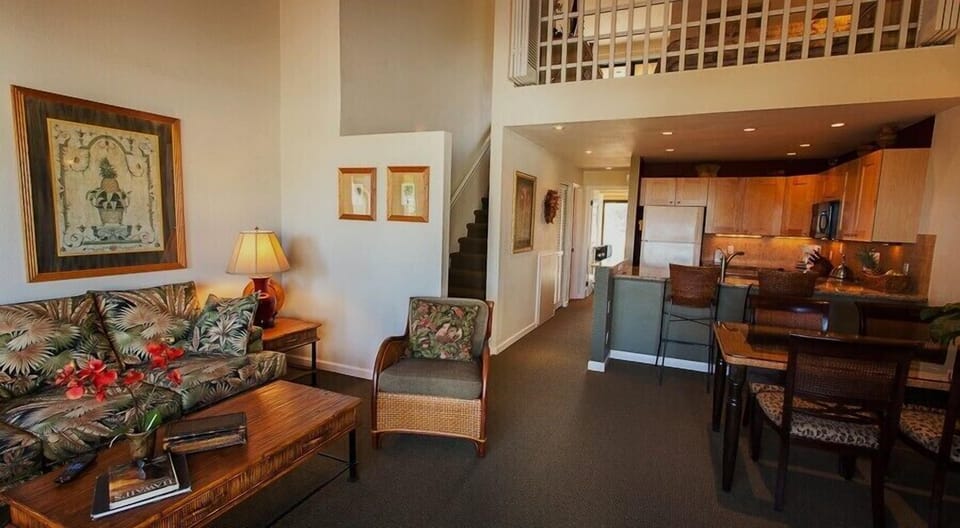 Spacious living,1279 square feet,including lanias
