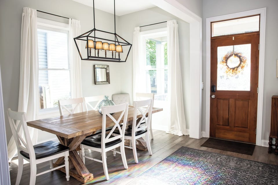 1st FL | Dining Room | Seats 6-8