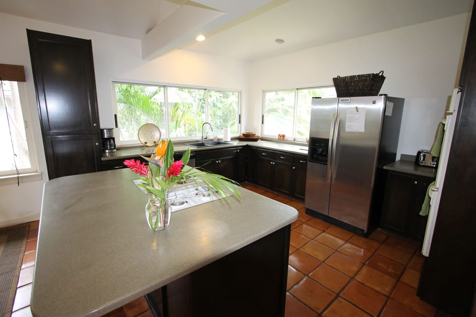 Spacious kitchen with propane cooktop