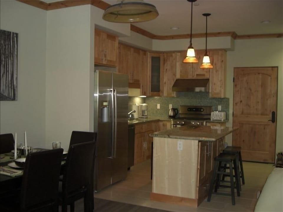 Kitchen - Bosch Stainless & Granite