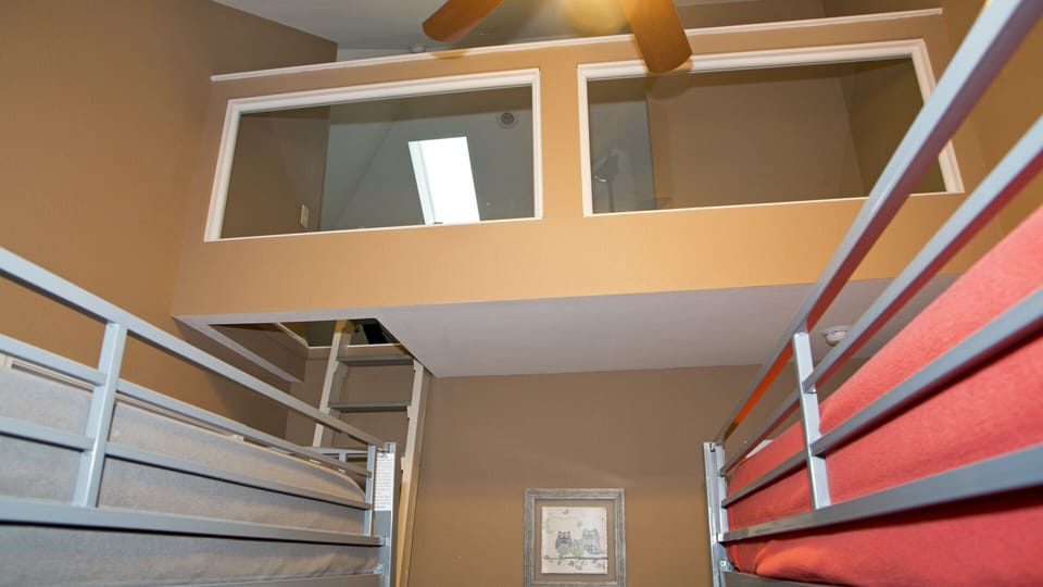3rd flr bunk room & left