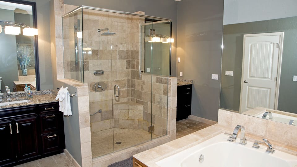 Main flr master bathroom