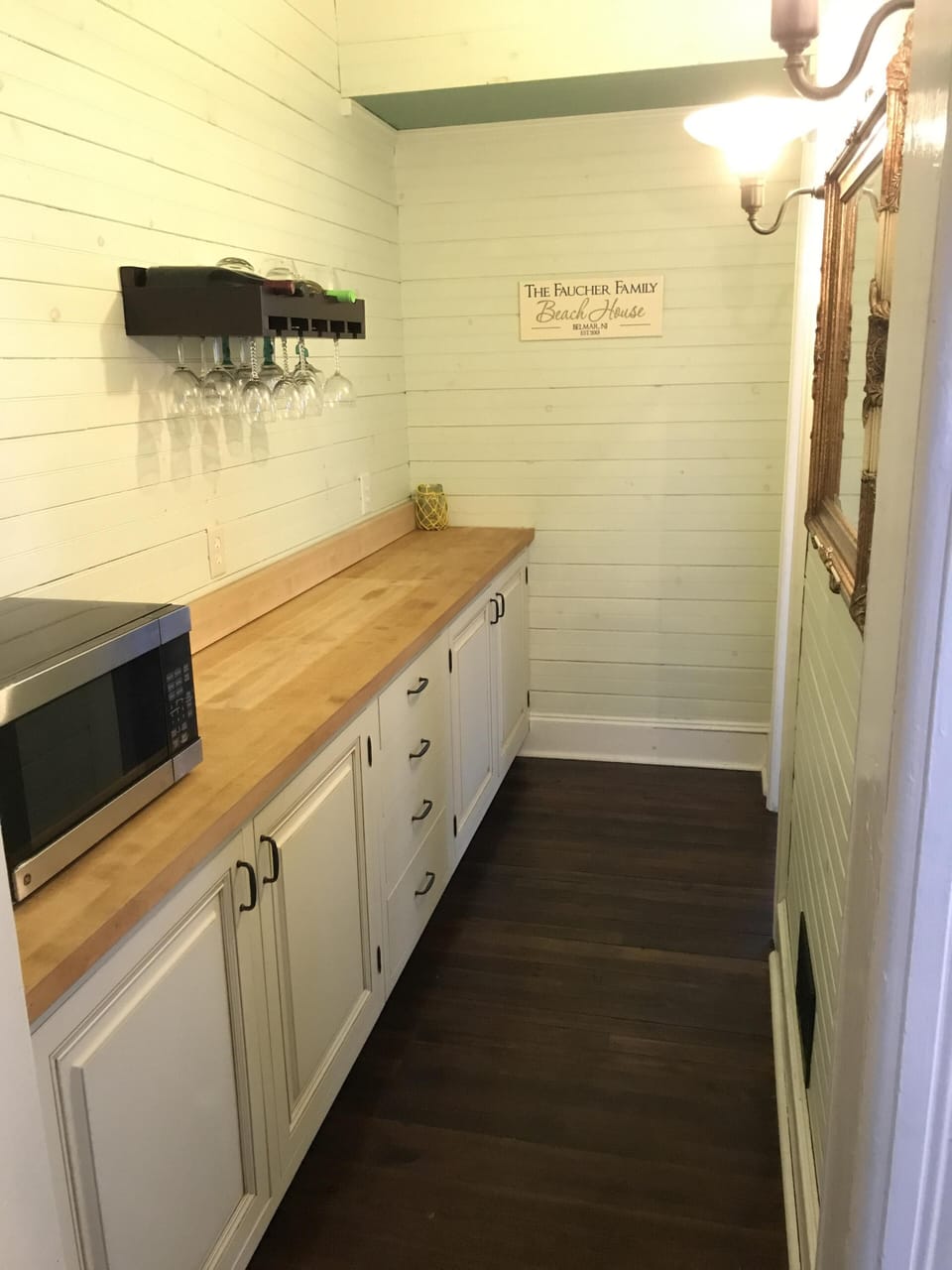 Butler's pantry